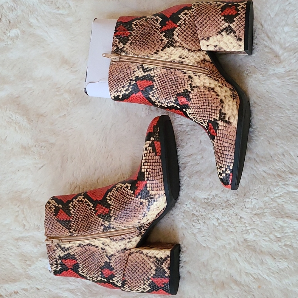 Nwot  MIX NO.6 Stacked heel boots